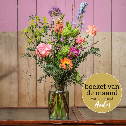 Monthly bouquet April