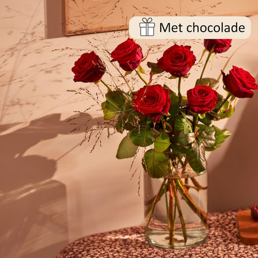 Red roses with chocolate