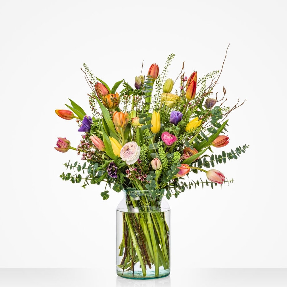 Colourful tulip bouquet