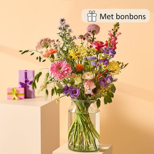 Colourful gesture bouquet (gift set with chocolate)