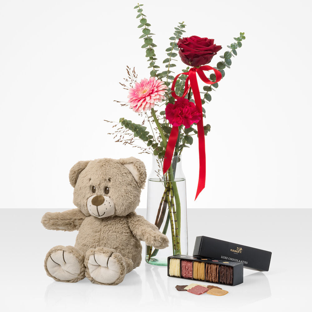 Hugs for you bouquet (gift set with cuddly toy, chocolate, and vase!)