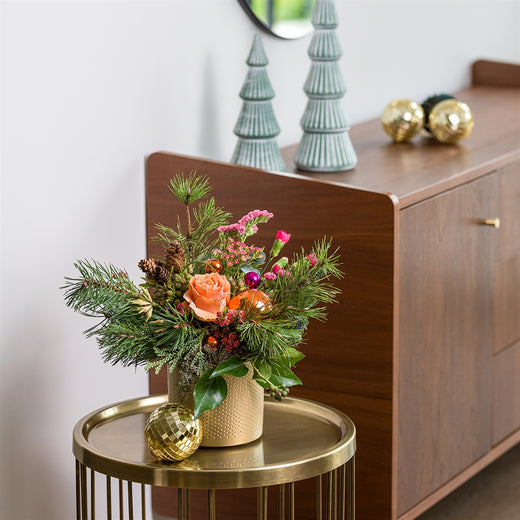 Christmas arrangement surprise